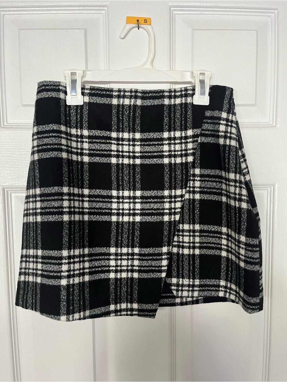 Abercrombie & Fitch Black and White Plaid Skater Skirt